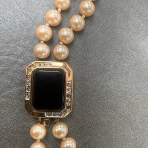 Cream Pearl Necklace with Black Onyx